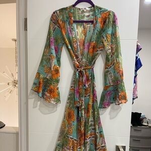 Beautifullllll Túnic you could use it to go out or go to the Beach very elegant